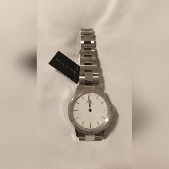 Daniel Wellington DW Iconic Watch 36mm - Silver Tone - Picture 1 of 6